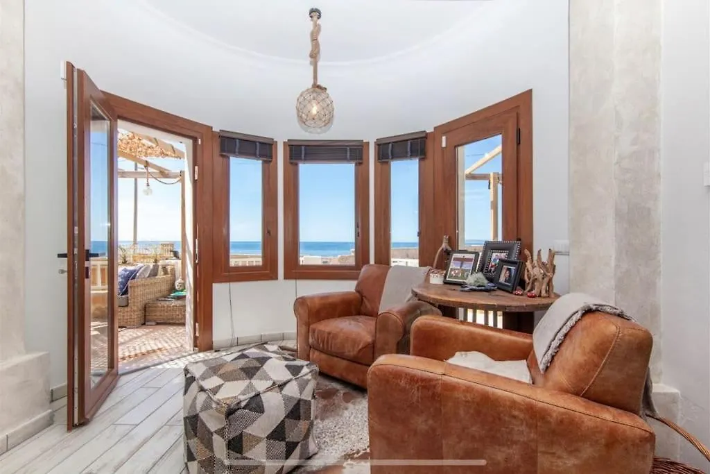 Beach House With Beautiful Sea Views Front Line 팔마데마요르카 0*,  스페인