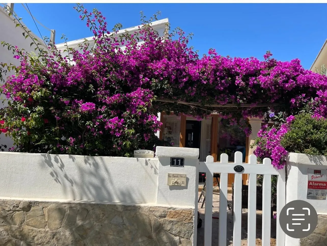 Beach House With Beautiful Sea Views Front Line 팔마데마요르카